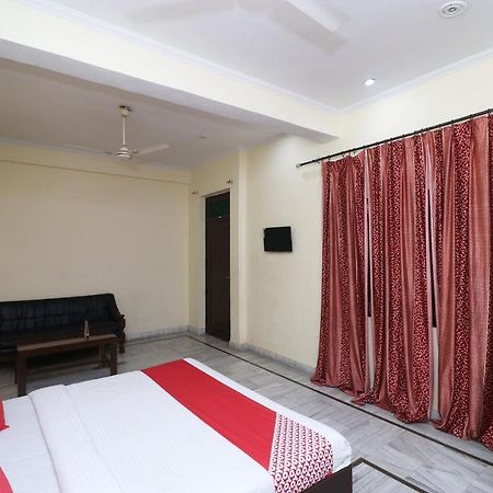 Oyo Hotel Ayaan Bareilly Exterior foto