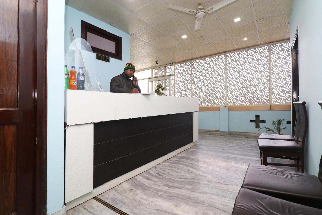 Oyo Hotel Ayaan Bareilly Exterior foto