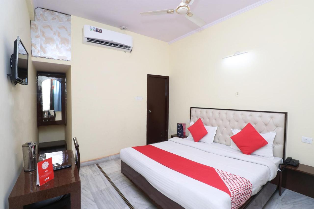 Oyo Hotel Ayaan Bareilly Exterior foto