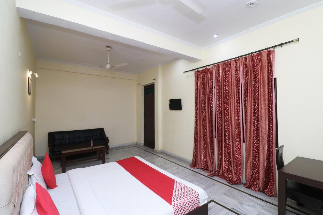 Oyo Hotel Ayaan Bareilly Exterior foto