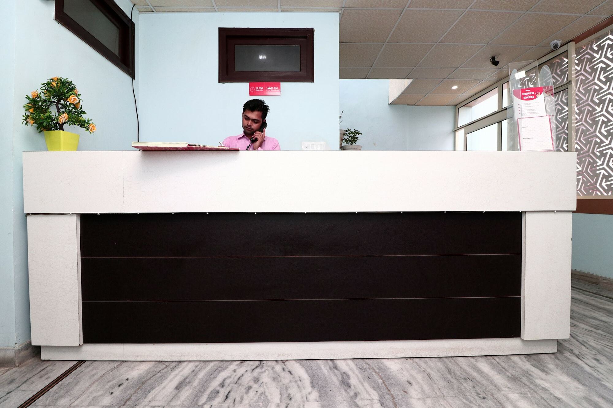 Oyo Hotel Ayaan Bareilly Exterior foto